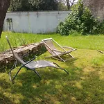 2 Au Calme A La Maison Des Bambous Bed & Breakfast 3*