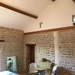 2 Au Calme A La Maison Des Bambous Bed and Breakfast