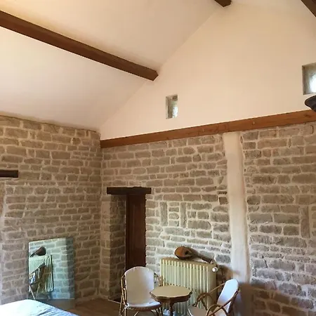 2 Au Calme A La Maison Des Bambous Bed and breakfast