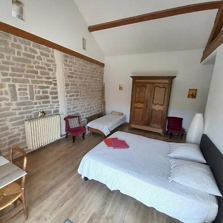 2 Au Calme A La Maison Des Bambous Bed & Breakfast