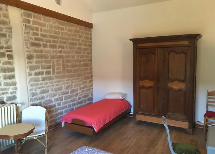 2 Au Calme A La Maison Des Bambous Bed & Breakfast